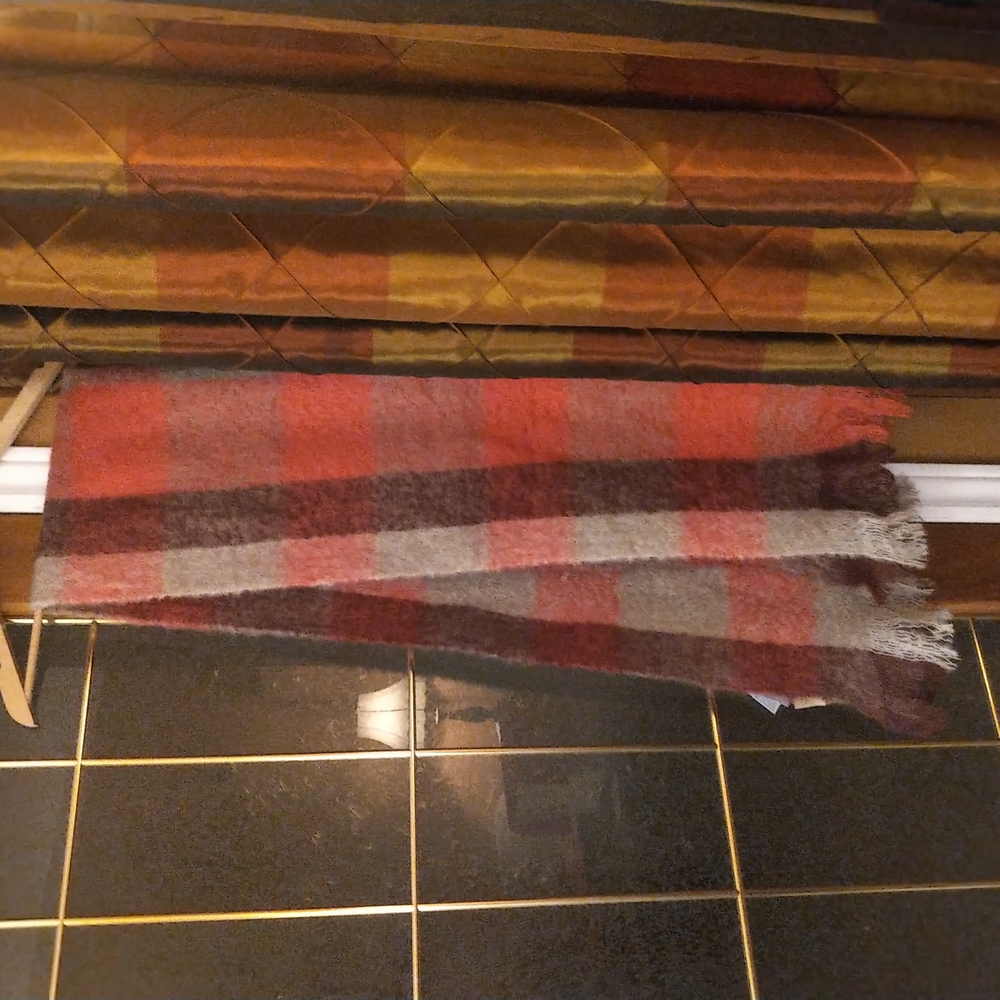 Mohair/wool scarf / shawl BNWT